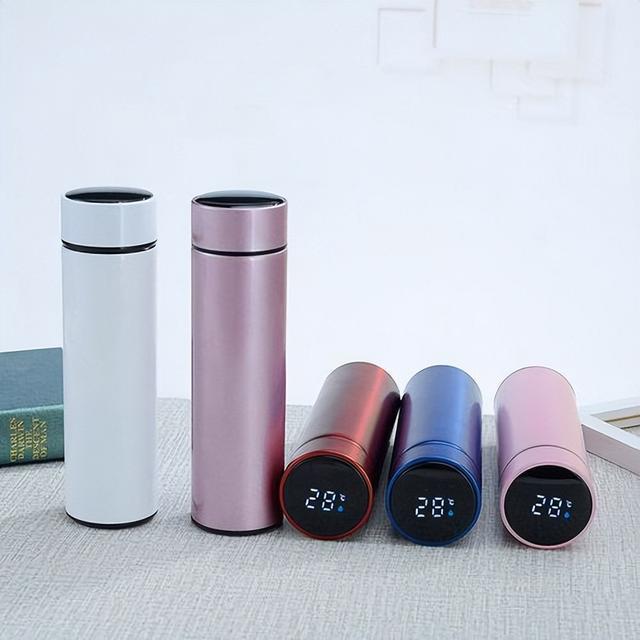 塑料保温杯和不锈钢保温杯哪种更安全？用了15开云体育 开云官网年才知道买错了(图13)