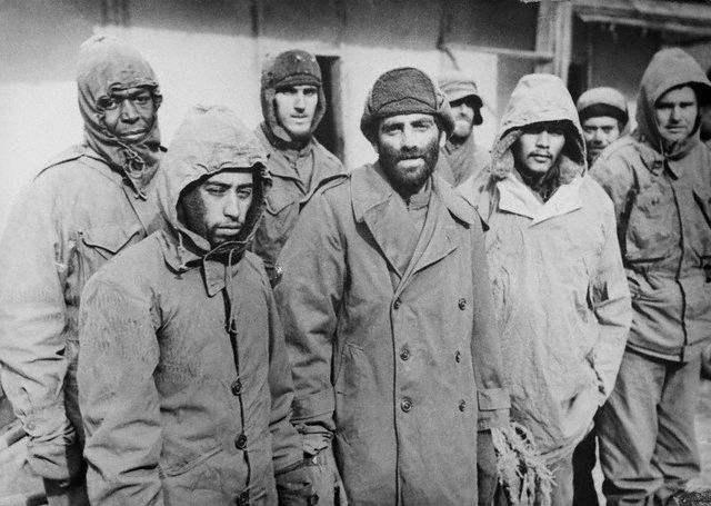 开云 开云体育1951年志愿军押送战俘却屡遭空袭黑人建议：收缴不锈钢镜子(图5)