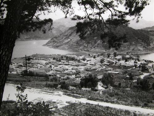 开云 开云体育1951年志愿军押送战俘却屡遭空袭黑人建议：收缴不锈钢镜子(图8)