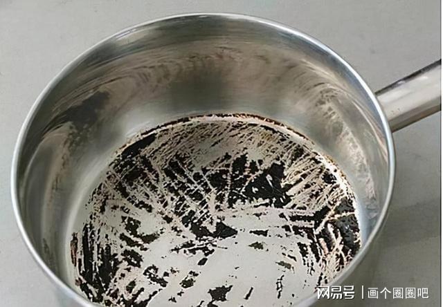 开云体育 kaiyun.com 官网入口不锈钢锅里外都是“脏”东西！教你正确做法轻松去除顽固污垢(图8)