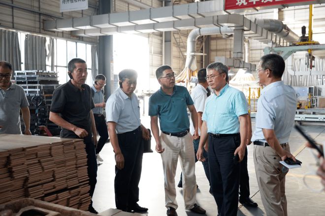 开云体育 Kaiyun.com 官网入口标准领跑 行业垂范 “无醛人造板及其制品”团体标准研讨会在世友隆重召开(图11)