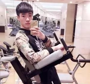 开云 开云体育官网揭秘贵圈强大的替身行业只有想不到没有“替”不到(图14) 开云 开云体育官网揭秘贵圈强大的替身行业只有想不到没有“替”不到(图14)