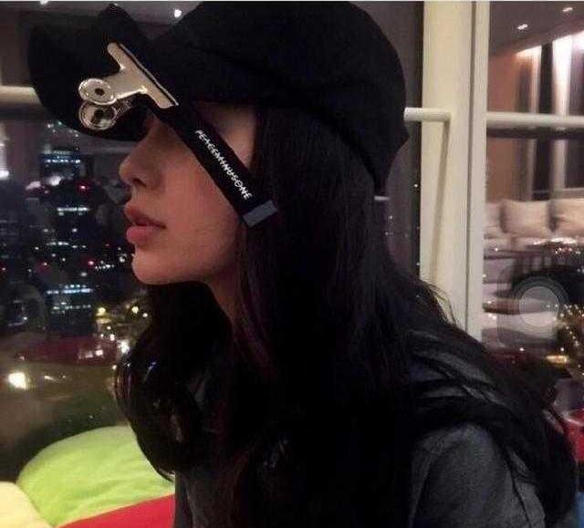 开云体育 开云平台谢娜领妻子团花6千块挨揍网友无情嘲笑明星们真人傻钱多？(图19)