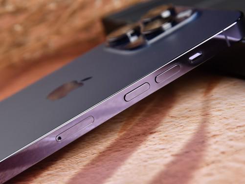 Kaiyun 开云iPhone钛合金对比不锈钢体验 去年买了14 Pro后大悔(图2)