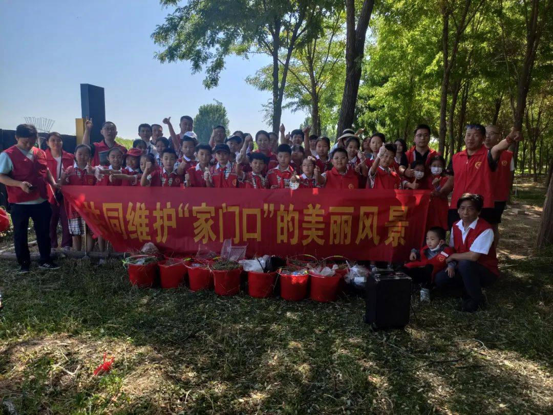 【一家人志愿者在行动】护河净滩志愿者“滩主”齐上阵开云体育 开云平台(图3)
