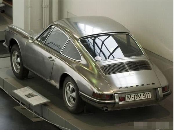 Kaiyun 开云专家建议用不锈钢造车保时捷坦言:这种丢人的事过(图4) Kaiyun 开云专家建议用不锈钢造车保时捷坦言:这种丢人的事过(图4)